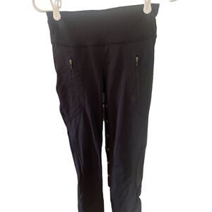 lululemon black cropped leggings - awesome details!